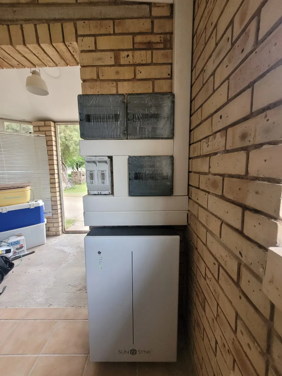 Sunsynk inverter and battery installation